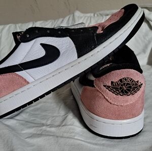 Mens Jordan 1 Low size 9.5
